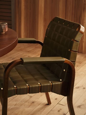 Armchair 45 fåtölj valnötsbetsad björk - Leather Envy Olive 20324 - Artek