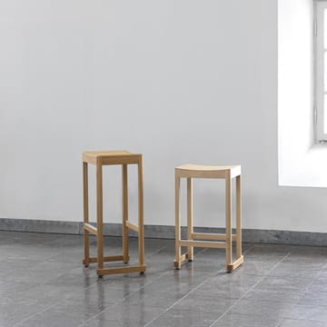 Atelier barstol - Naturlakerad ek-H65 cm - Artek