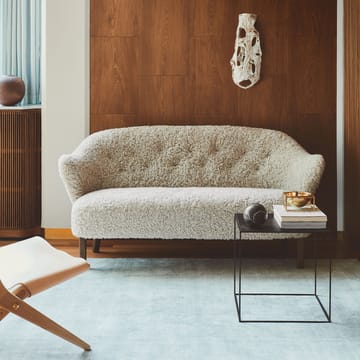 Ingeborg 2,5-sits soffa - Sahcozero beige-ben ek rökt - Audo Copenhagen