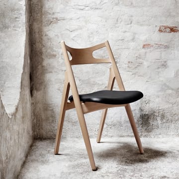 CH29P Sawbuch chair lädersits - Thor 301-såpad ek-svart - Carl Hansen & Søn