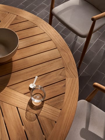 Embrace Outdoor table Ø110 cm - Teak obehandlad - Carl Hansen & Søn