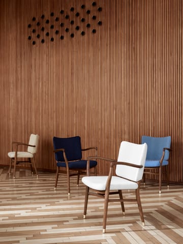 VLA61 Monarch chair karmstol - Oljad mahogny-Baru 0200 - Carl Hansen & Søn