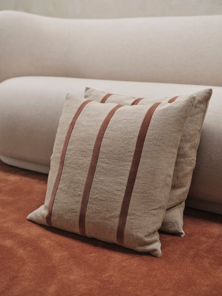 Senti Stripe kudde 50x50 cm - Linen-carob brown - ferm LIVING