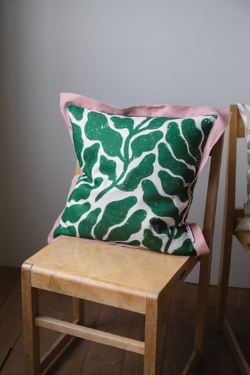 Leaves kuddfodral konstraterande vinge 48x48 cm - Green-pink - Fine Little Day