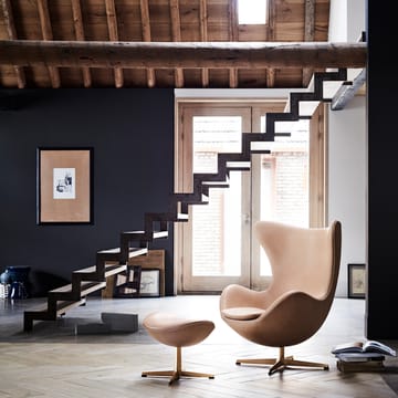 Ägget 3316 fåtölj - Leather aura black brown-steel - Fritz Hansen