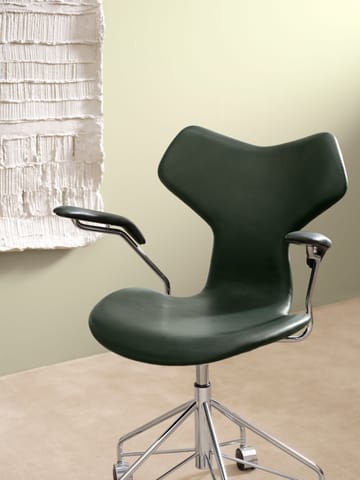 Grand Prix 3231 helklädd stol - Pure Forest green-chrome - Fritz Hansen