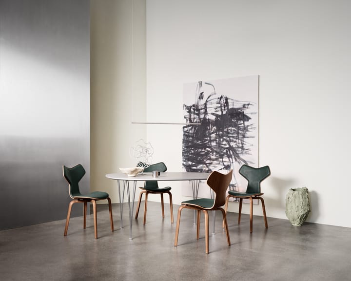 Grand Prix 4130 framsidesklädd stol, Pure Forest green-walnut Fritz Hansen