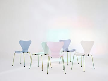 Sjuan 3107 7:14 AM stol - Pink-rainbow - Fritz Hansen