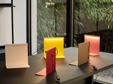 LBM bordslampa - Tomato red - HAY