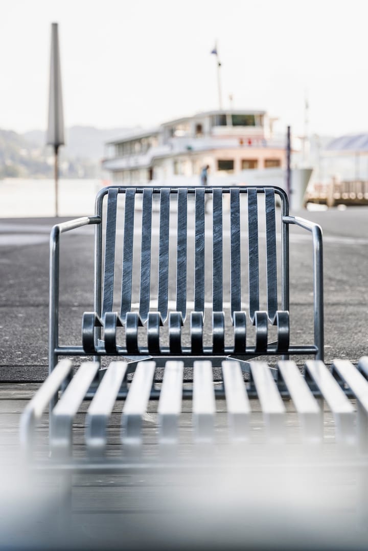 Palissade Low loungefåtölj, hot galvanised HAY