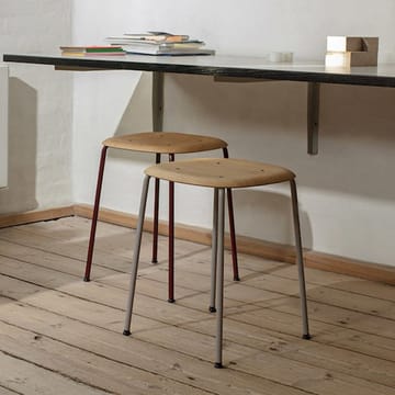 Soft Edge 70 pall - Black oak-svart stålstativ - HAY