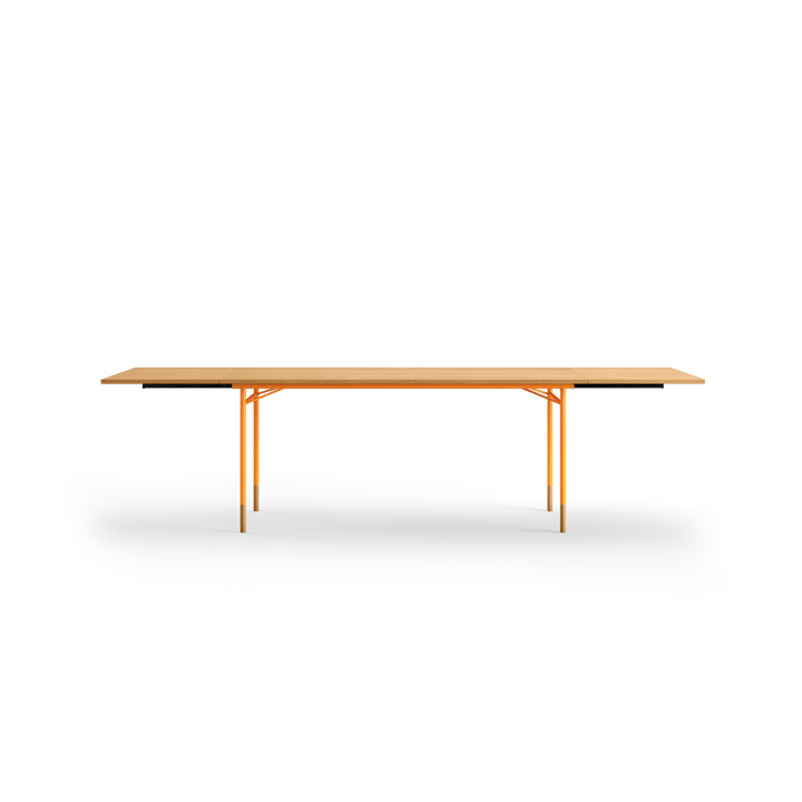 Nyhavn Dining Table matbord med klaffar, Ek-orangea ben House of Finn Juhl