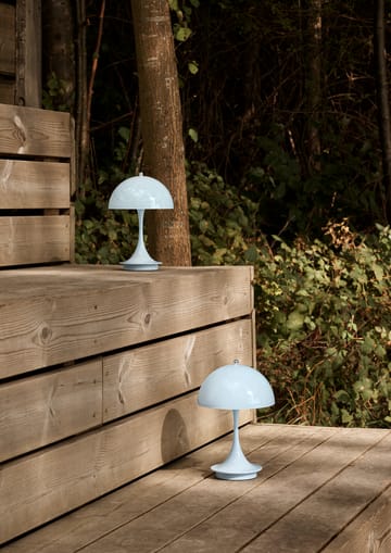 Panthella 160 portable bordslampa - Pale blue - Louis Poulsen