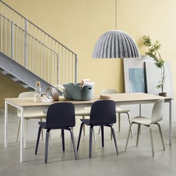 Visu stol träbas - Midnight blue - Muuto