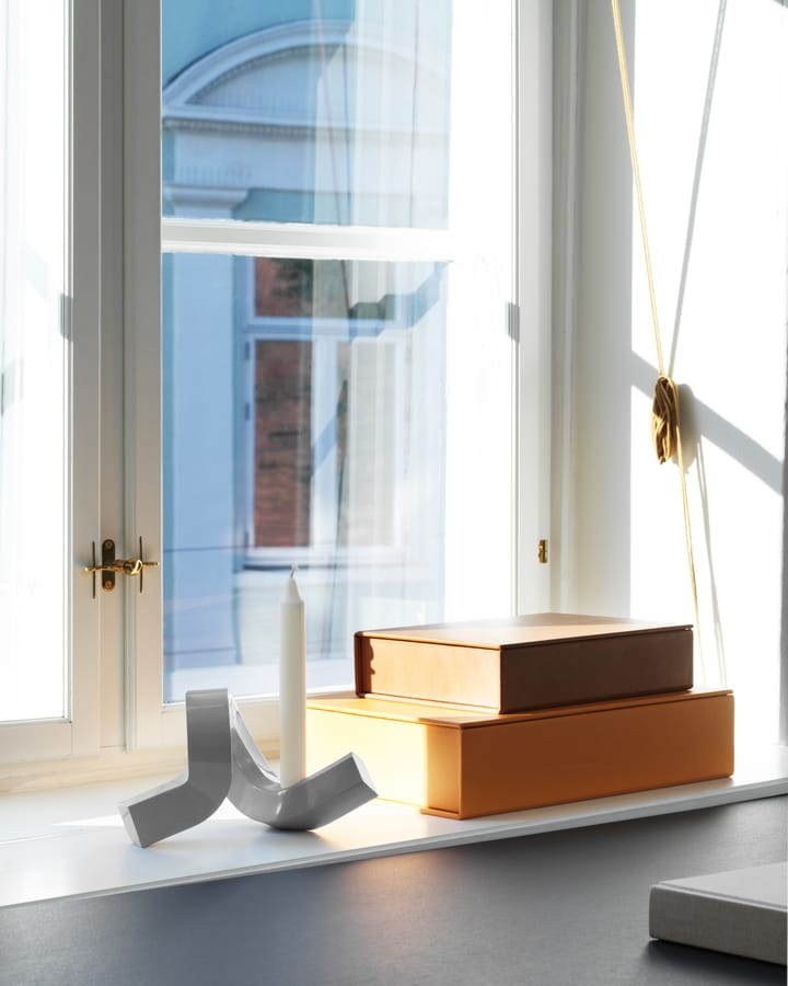 Crooked ljusstake 1, Warm grey Normann Copenhagen