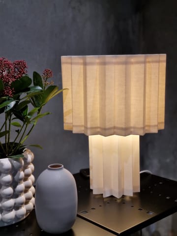 Plissé bordslampa textil - Vit - Örsjö Belysning