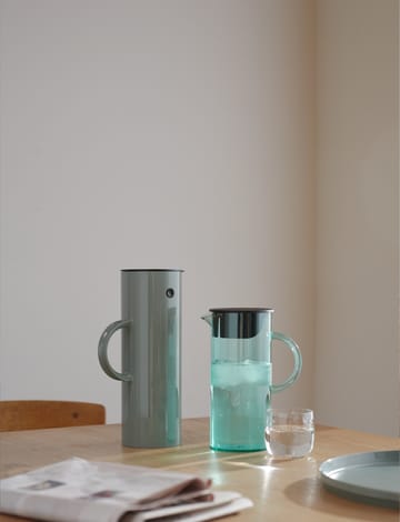 EM77 kanna med lock 1,5 L - Dusty green - Stelton