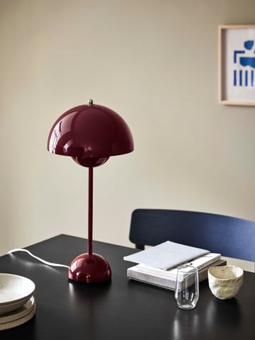 Flowerpot VP3 bordslampa - Dark plum - &Tradition