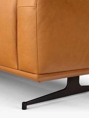 Inland AV23 3-sits soffa - Noble leather cognac-warm black - &Tradition