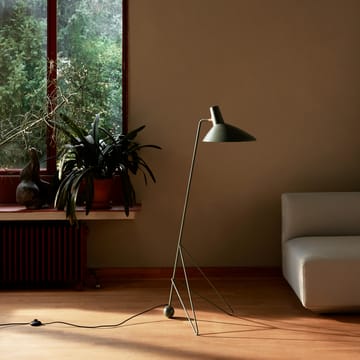 Tripod HM8 golvlampa - Moss - &Tradition