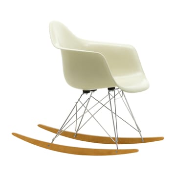 Eames fiberglass armchair RAR gungstol lönnmedar - Parchment-Chrome - Vitra