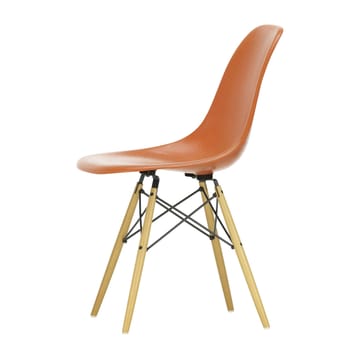 Eames Fiberglass Chairs DSW stol - red orange, lönnben - Vitra